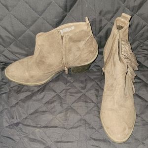 Faded Glory Size 10 Tan